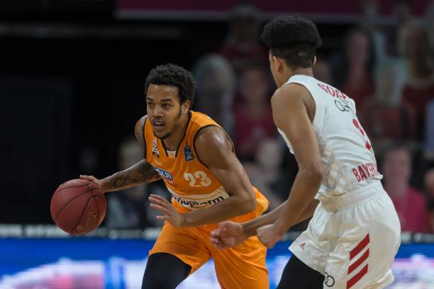 豪阵之下的 豪阵之下的