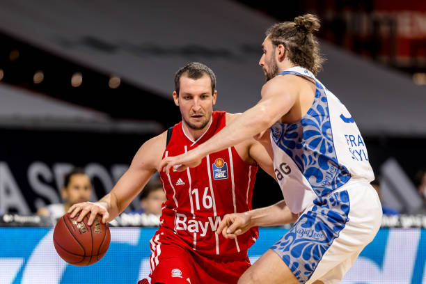 场舞台上亲 场舞台上亲